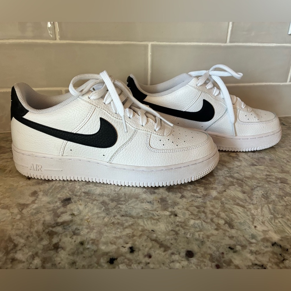 YOUTH NIKE AIR FORCE 1 '07 LOW CASUAL SHOES